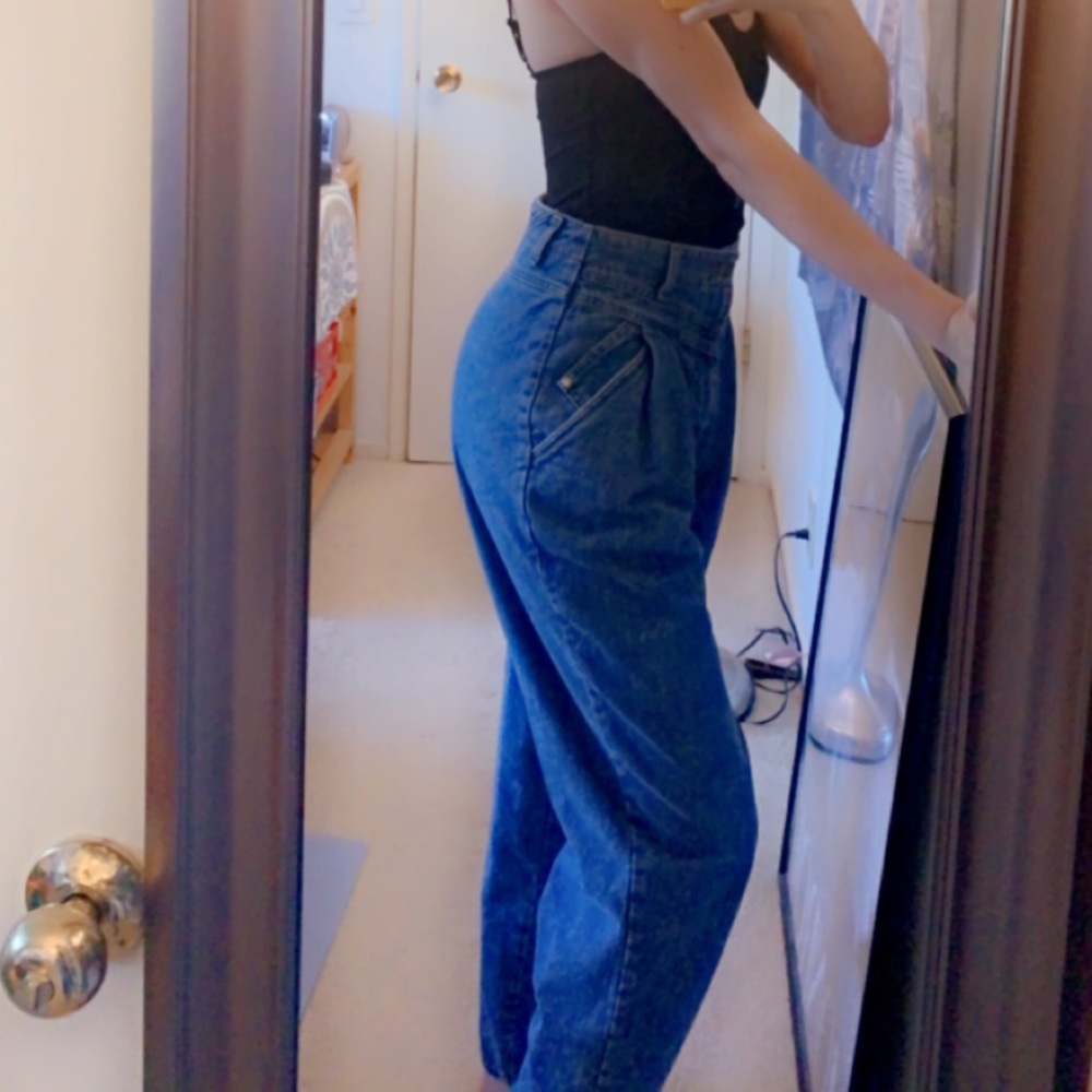 VINTAGE SUPER CUTE HIGH WAISTED MOM JEANS